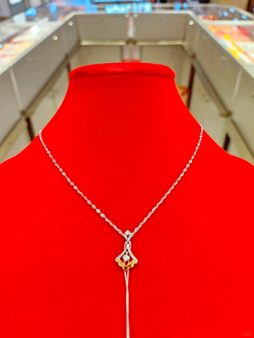 婀娜多姿，风情万种