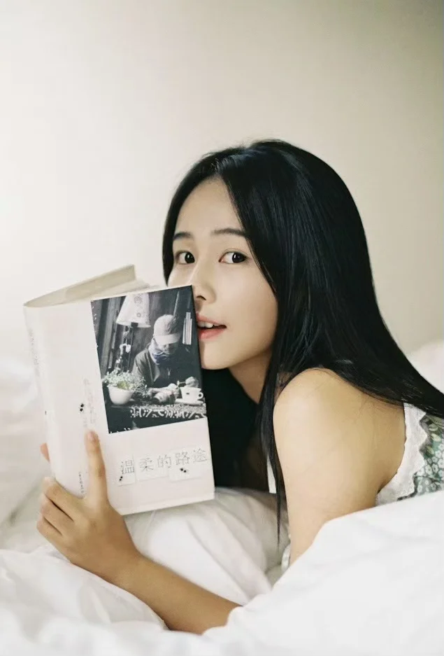 白鹿出道前就好看