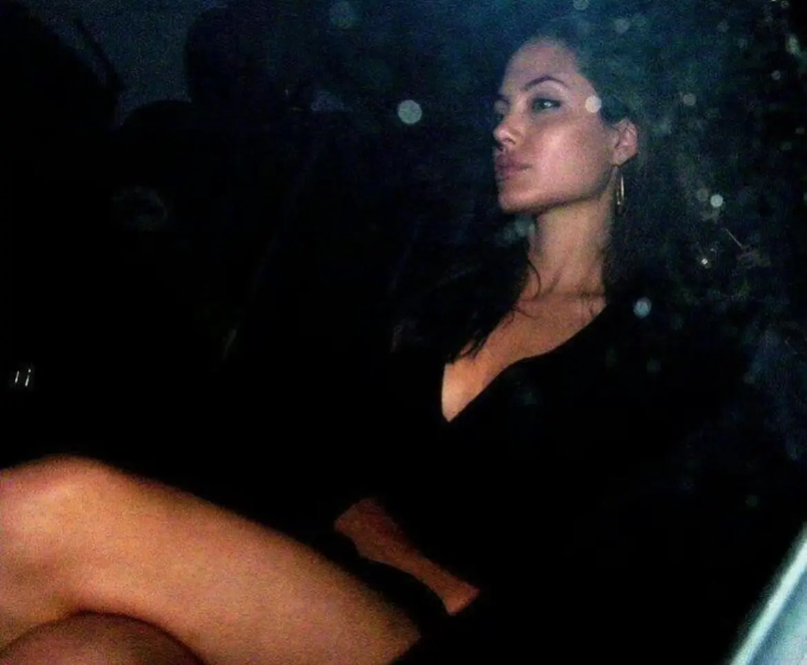 她的性感来自眉眼吗❓