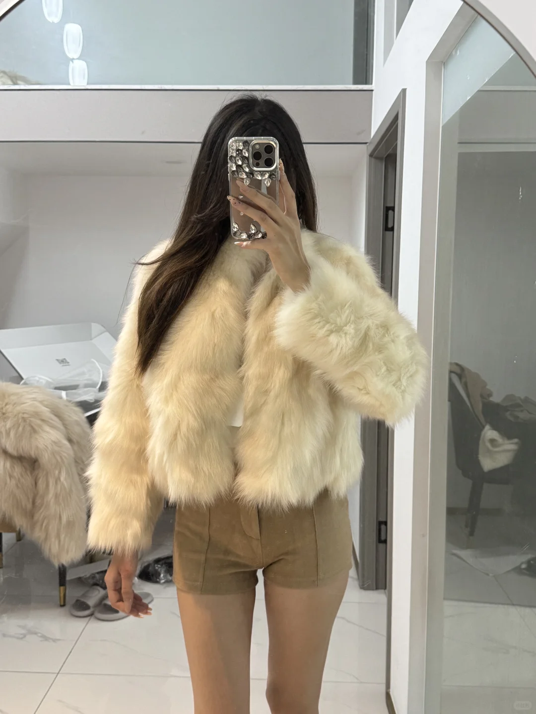 琳琳家皮草留哪件呀！