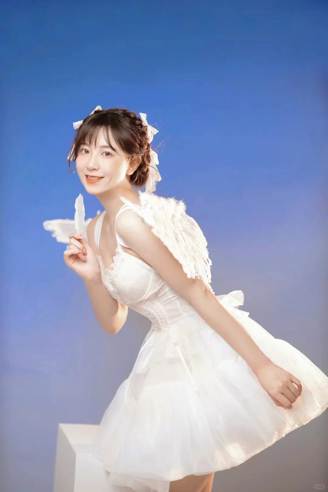 哇 是坠落人间的小仙女啊