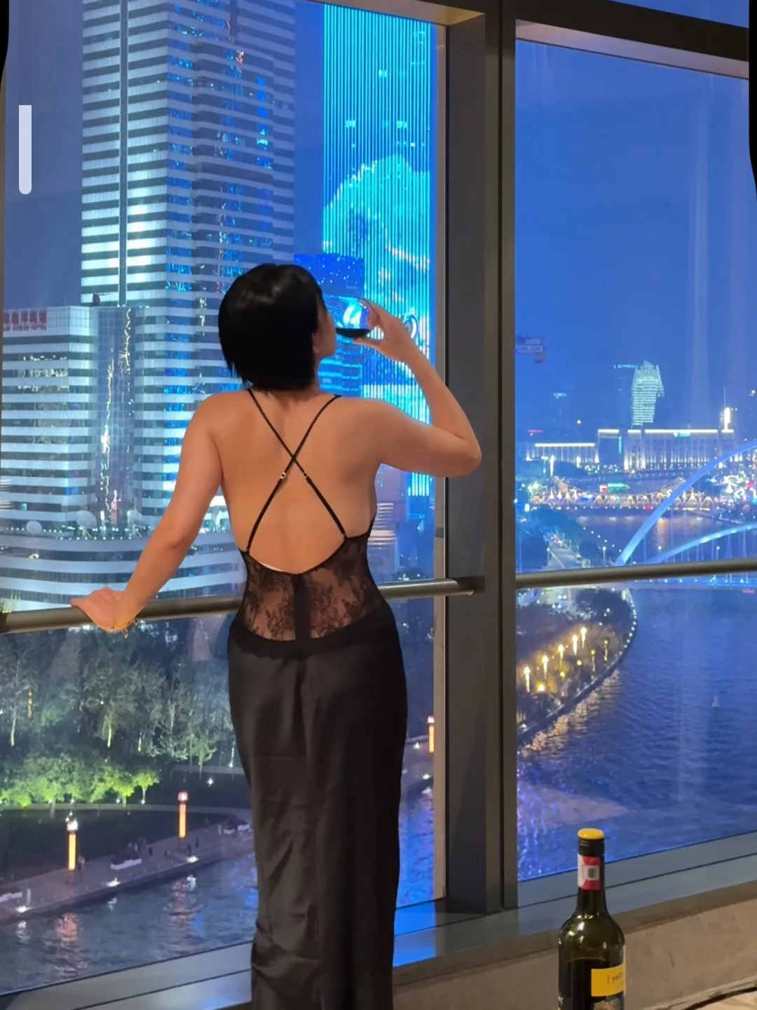 只爱维秘的睡衣，蕾丝大露背，太高级了😍