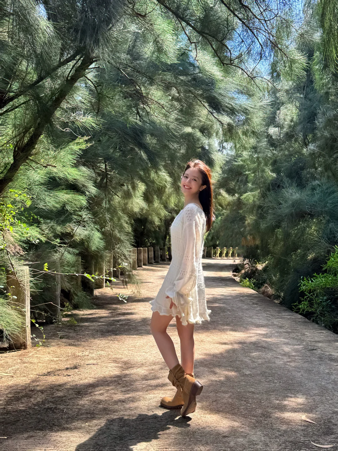 李兰迪in SNIDEL针织钩花连衣裙