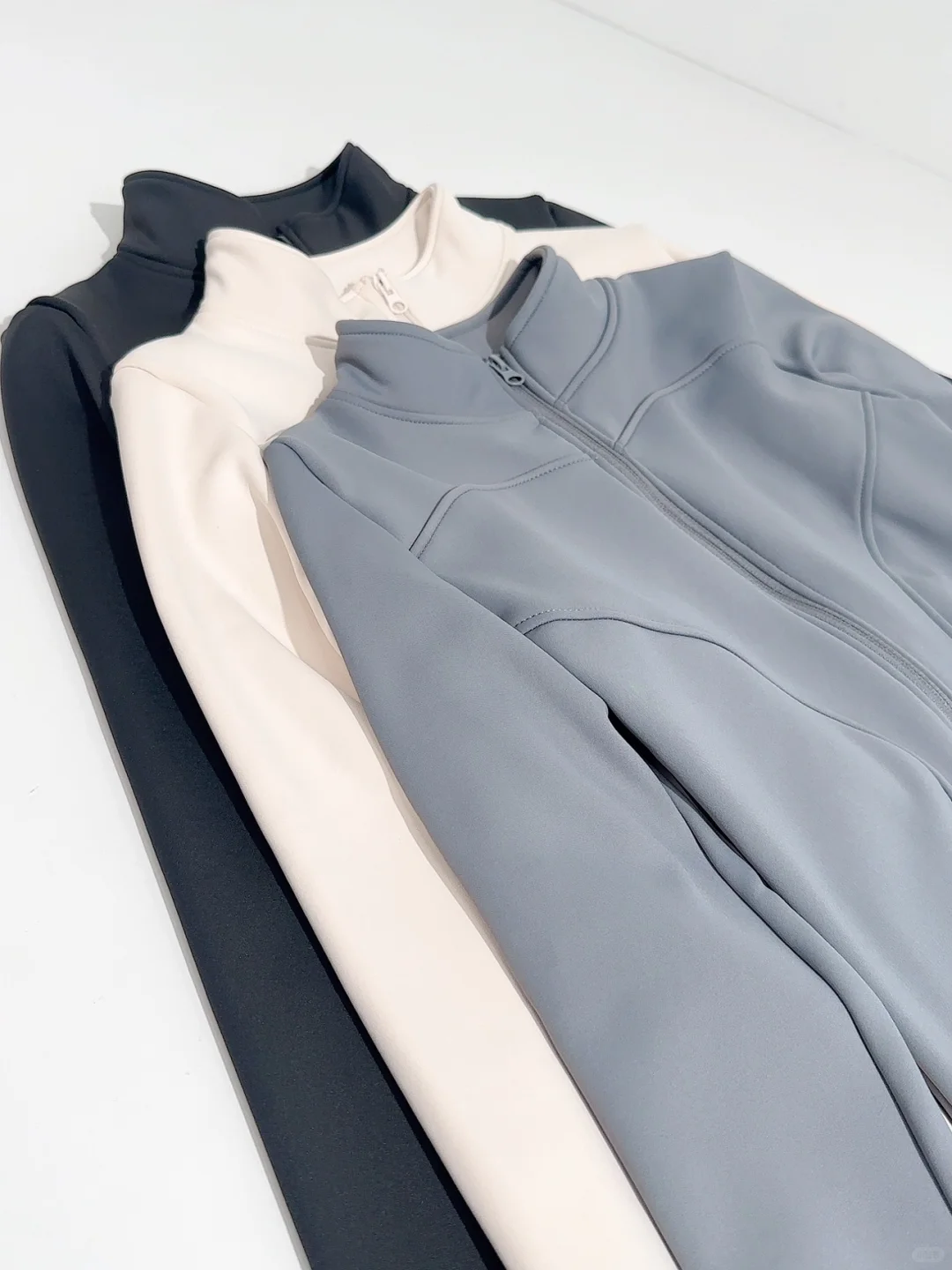 秋冬运动保暖攻略👉加绒瑜伽外套显瘦又保暖