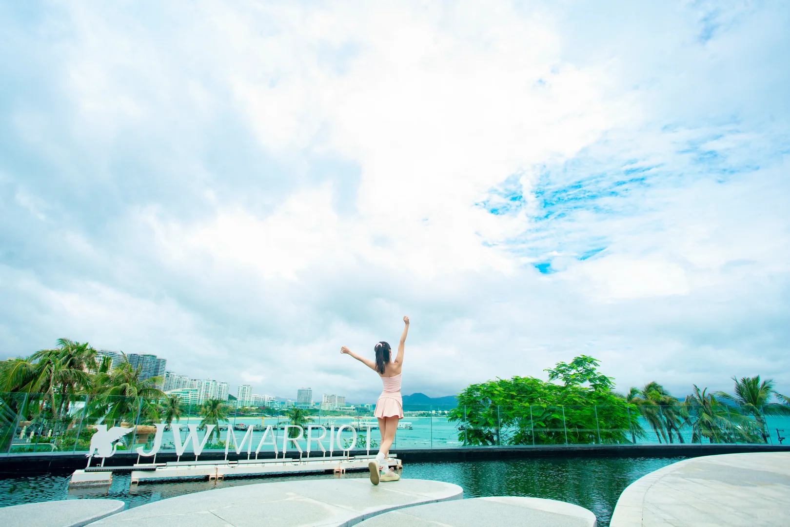 普拉提女孩👧🏻｜海边运动风穿搭