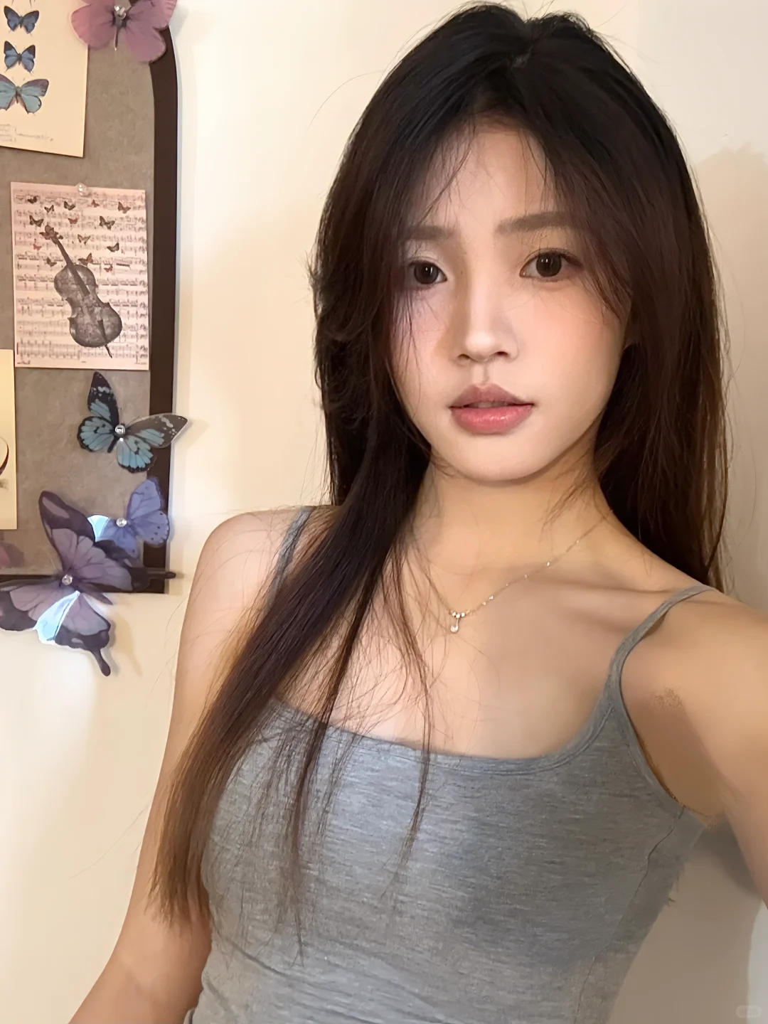 灰色吊带 ₍ᐢ..ᐢ₎ᐝ