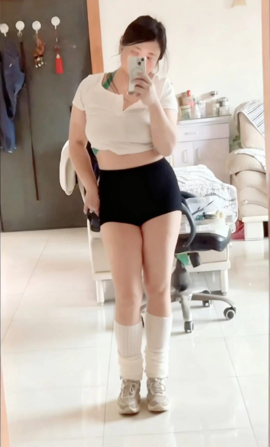 这腿粗的 但好看