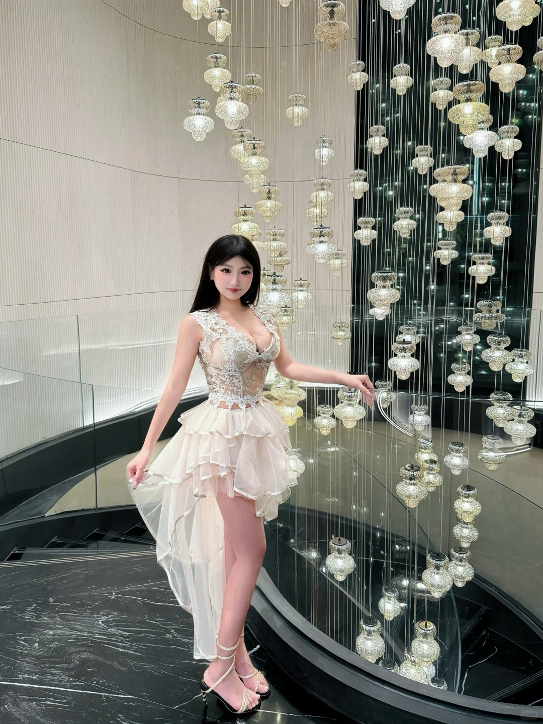 性感不是穿的少 而是眼神刚刚好