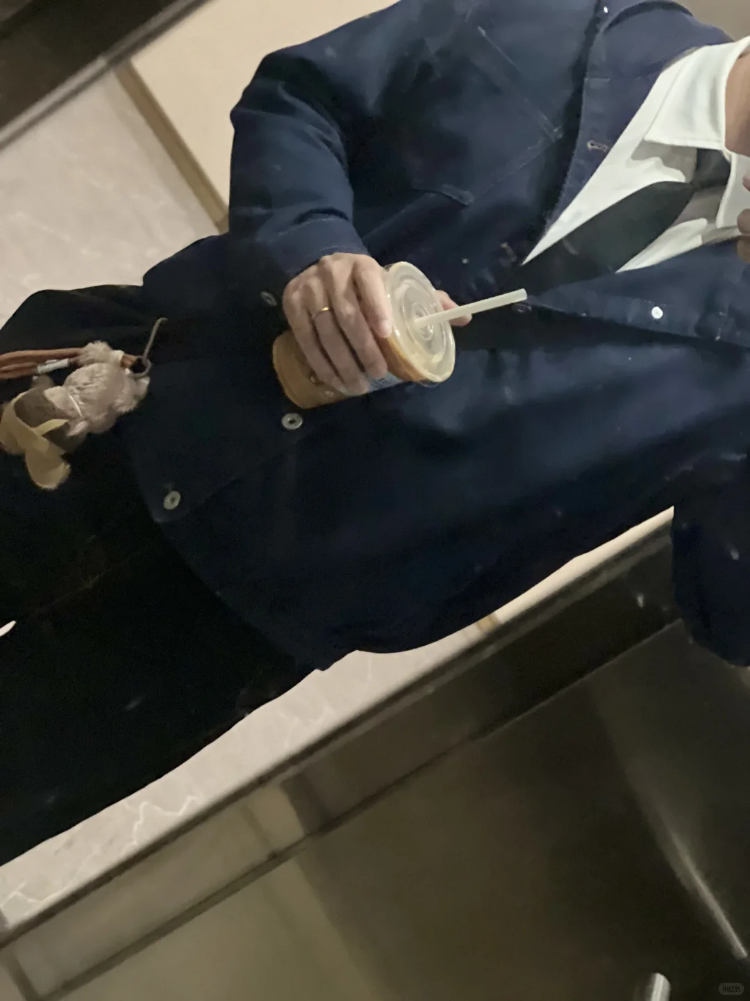 40岁大龄男｜冲海边工地的一天，穿好防风夹克