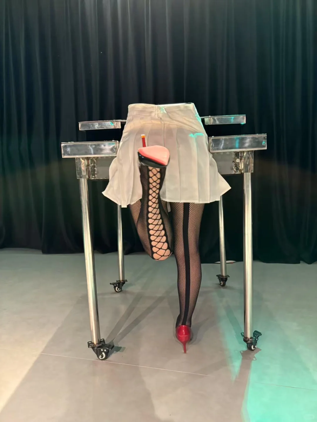 半身诱惑美女魔术