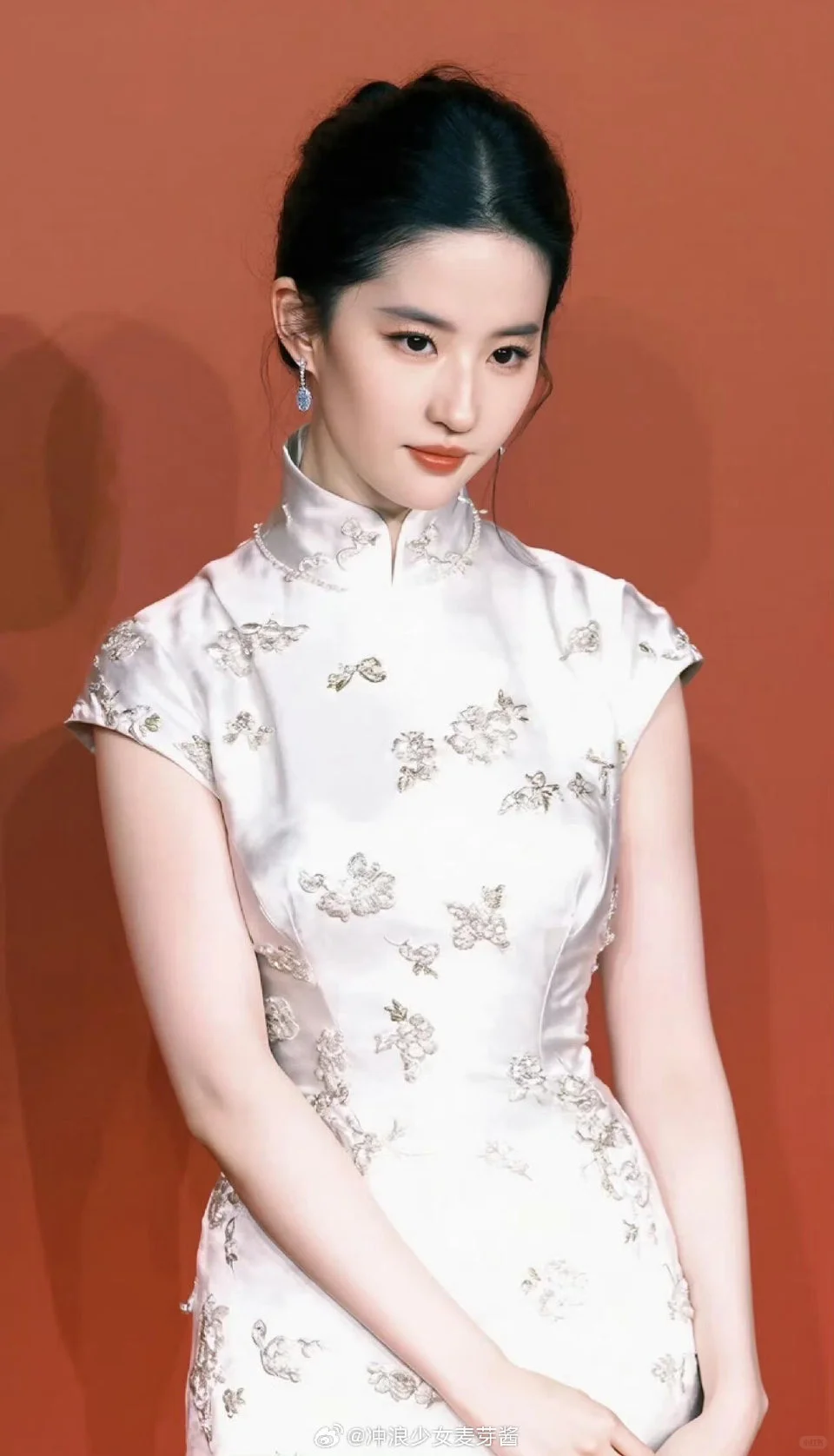 刘亦菲 一袭旗袍，气质如兰！