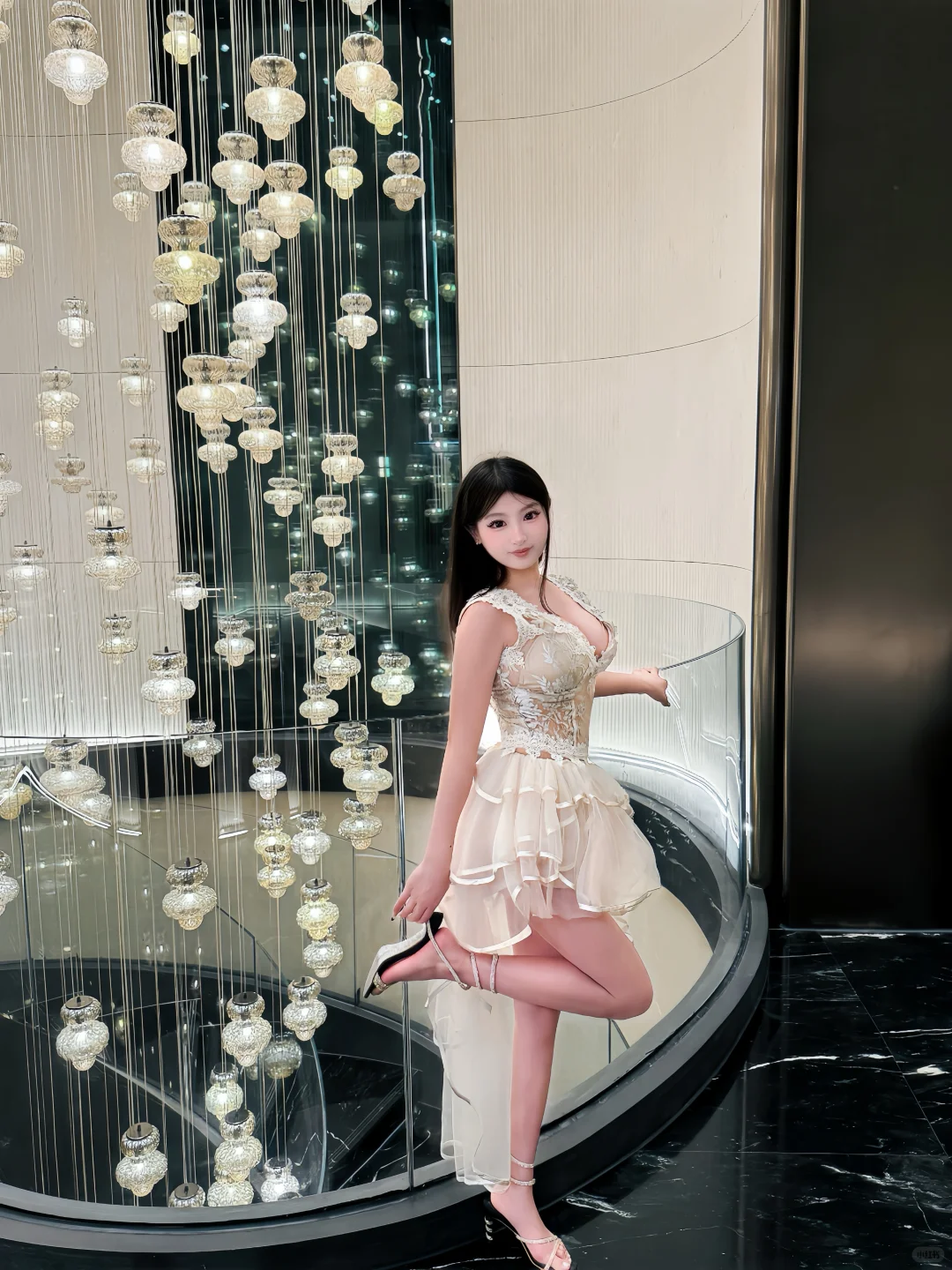 性感不是穿的少 而是眼神刚刚好