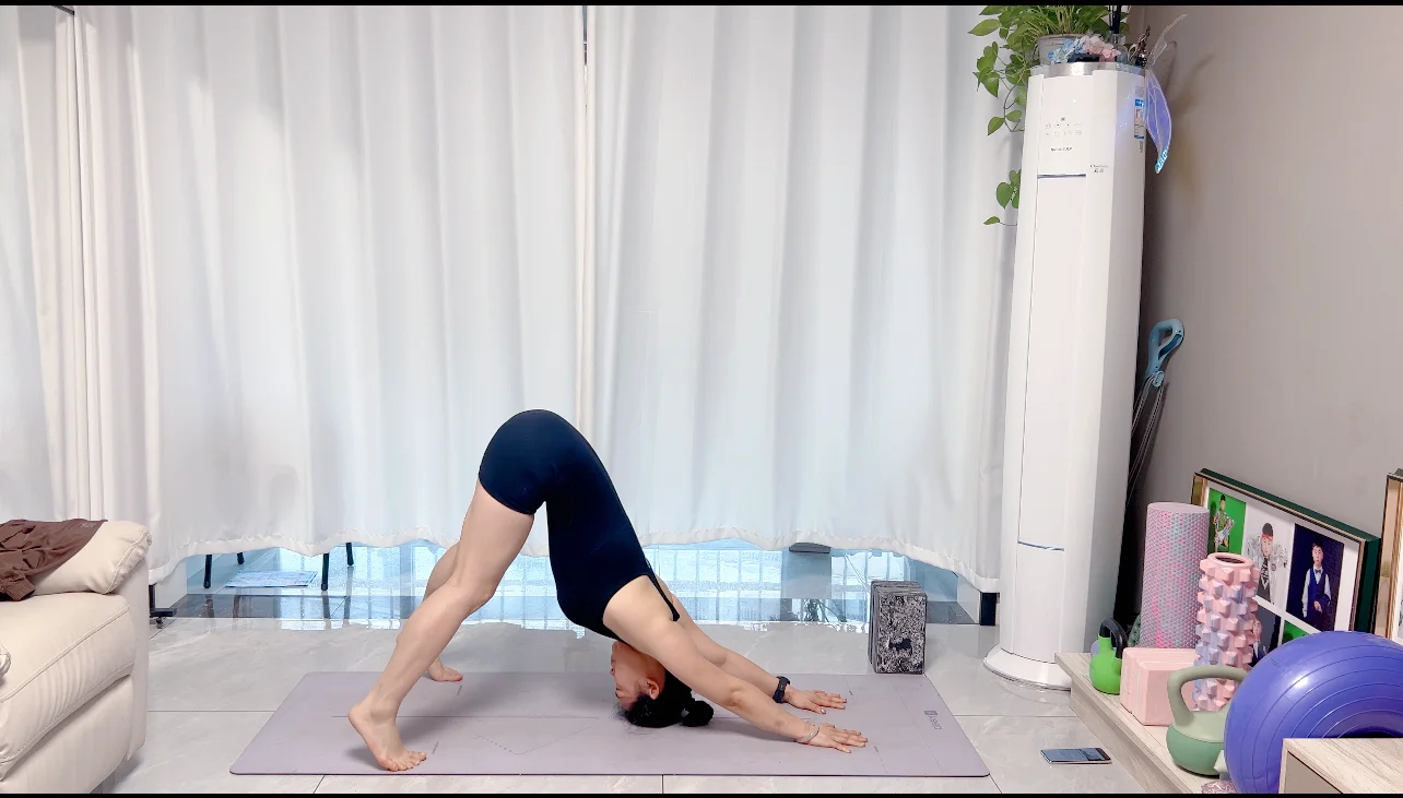 🧘‍♀️每日瑜伽打卡，塑形修身之旅🧘‍♂️