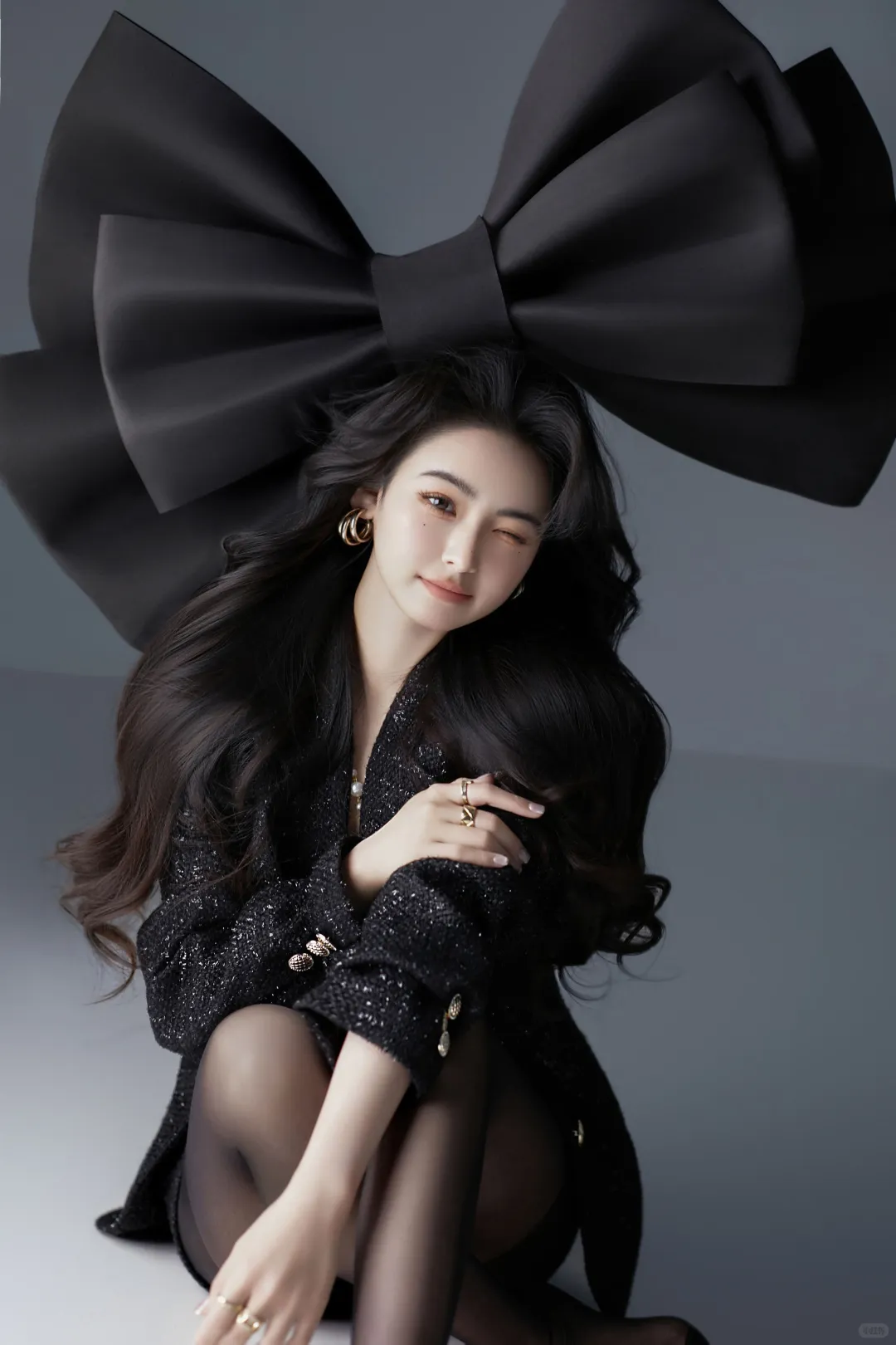 这组性感不低俗的高级黑丝写真，斩男又斩女