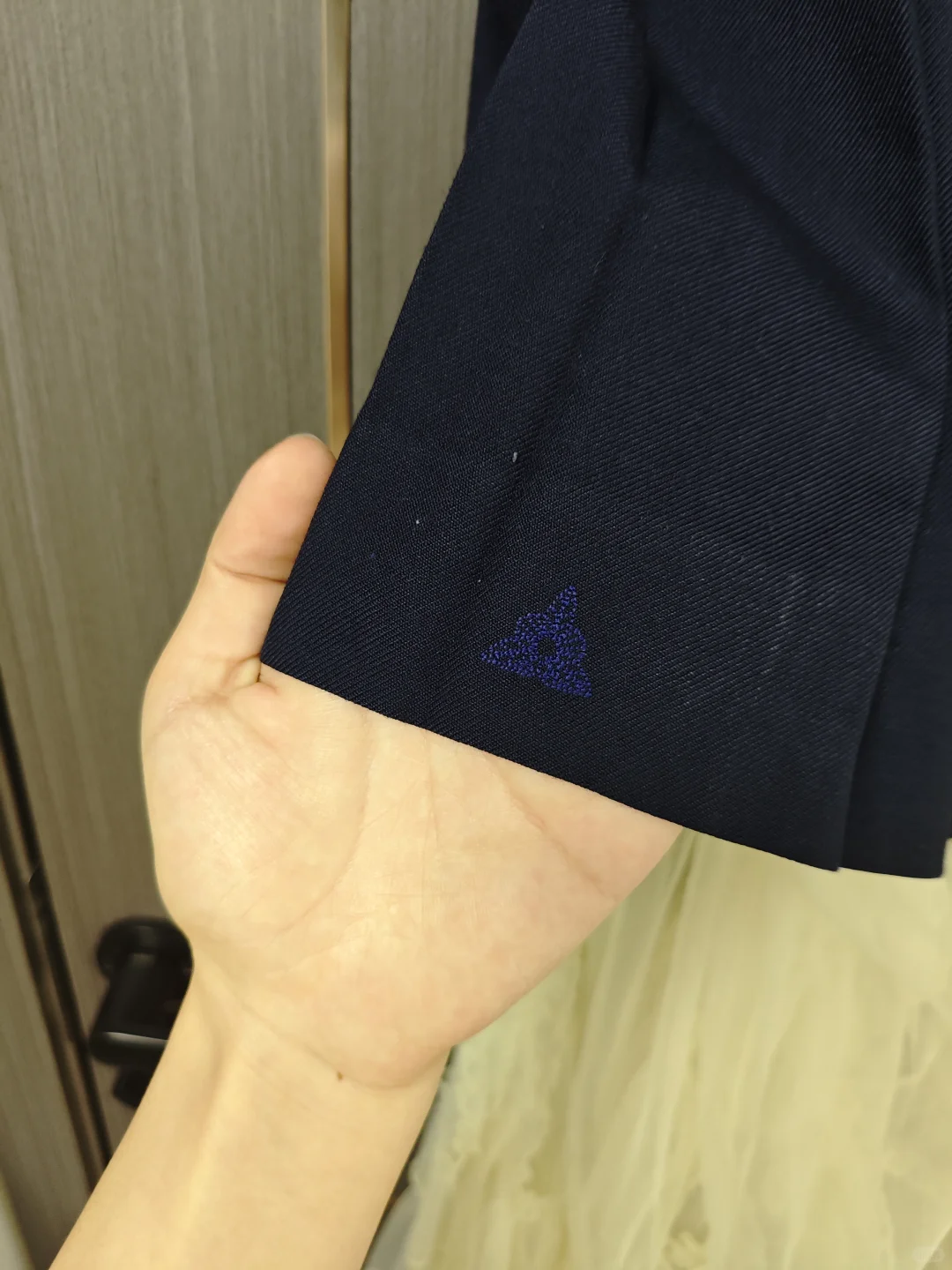 【记录】宽腰封带刺绣重褶绀裙