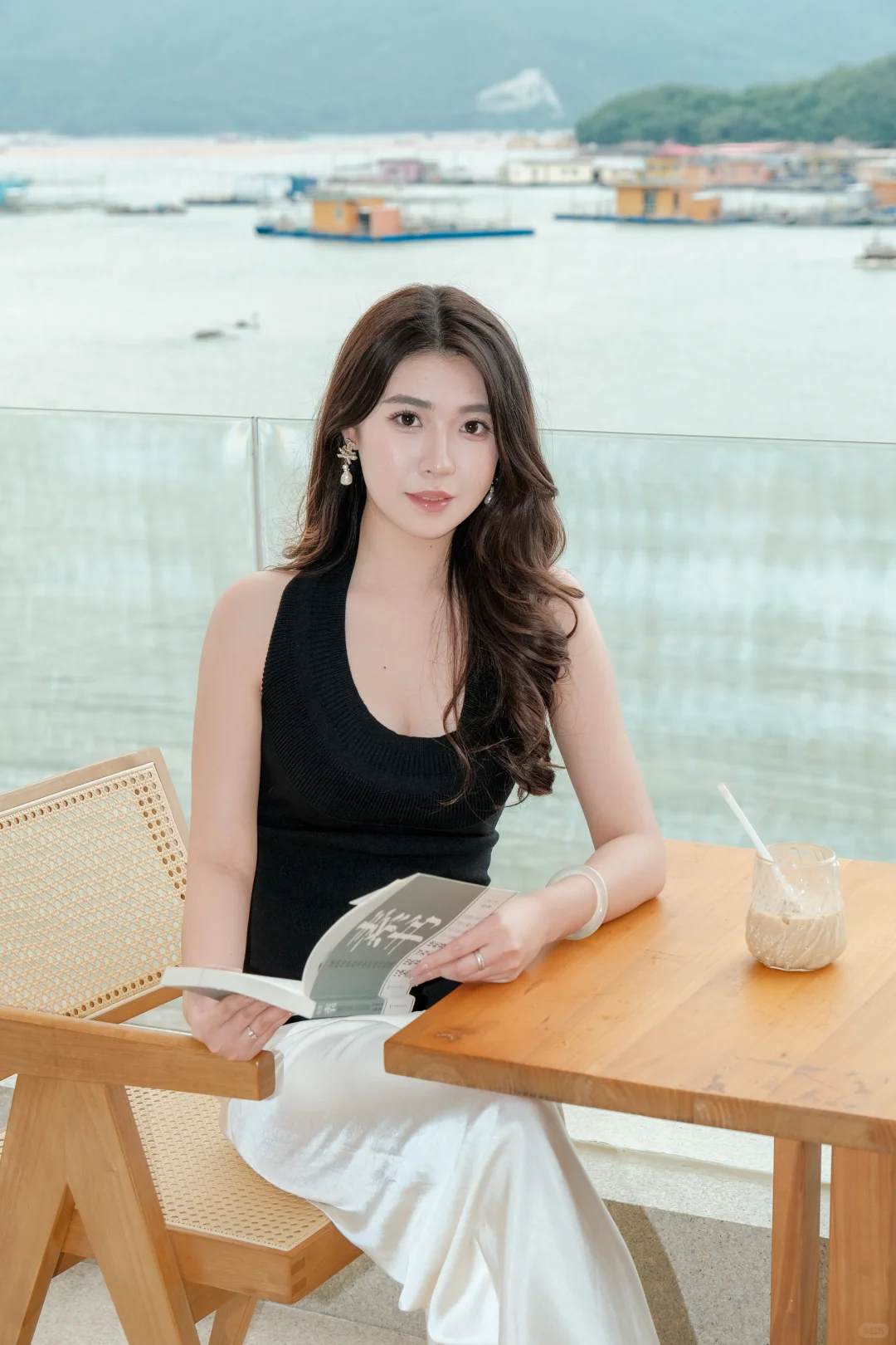 南澳岛阴天实拍礁石恋