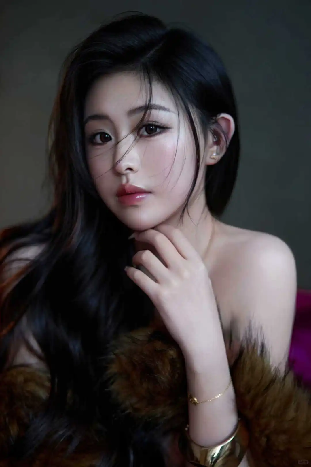 暗调轻私房|比巴掌先来的 是姐姐的香气