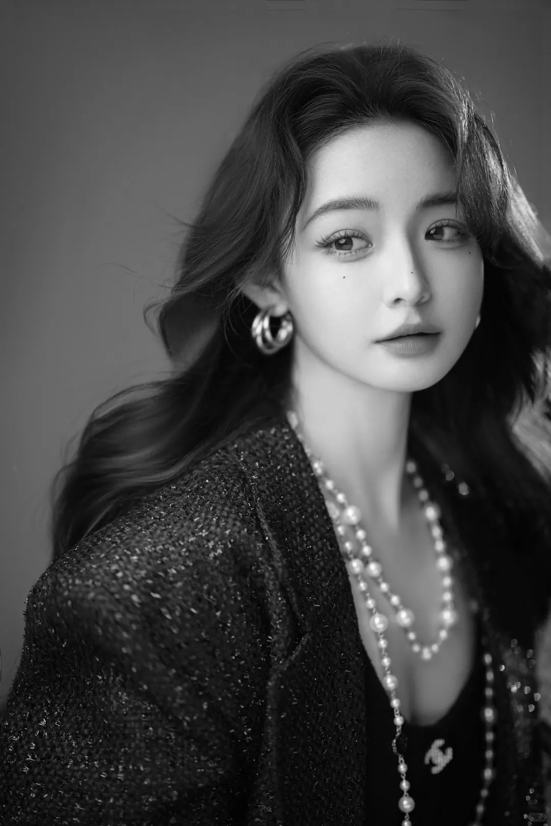 这组性感不低俗的高级黑丝写真，斩男又斩女