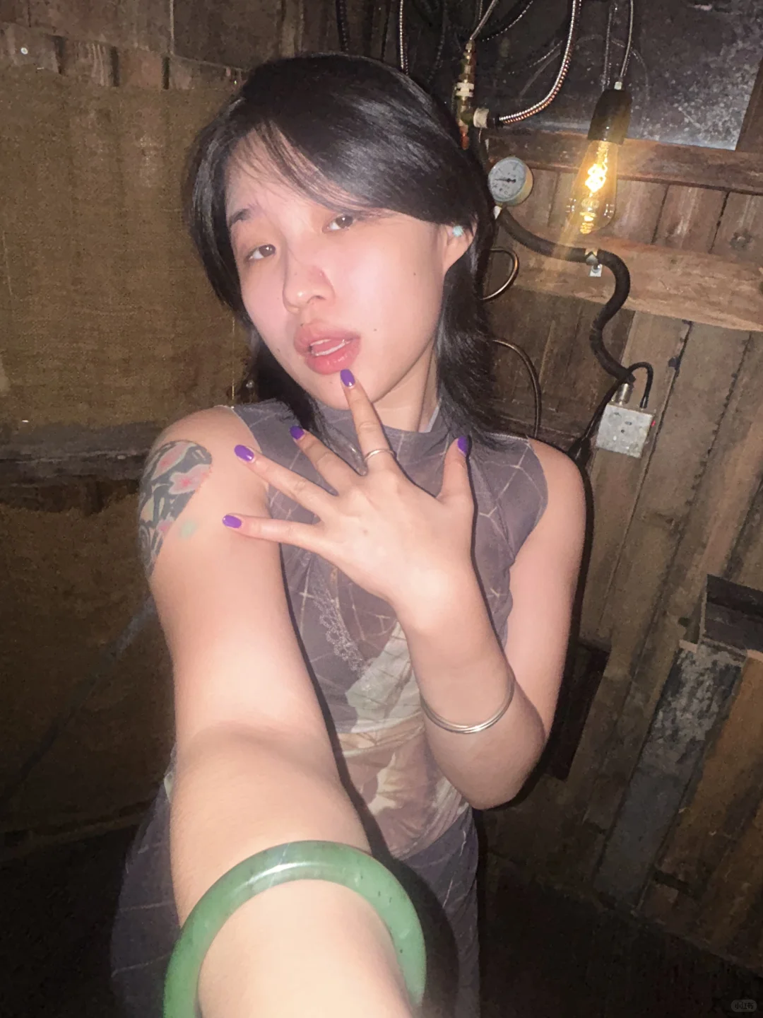 上班上得一股人妻风味。。