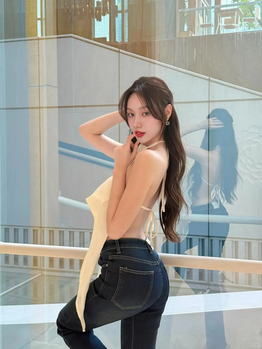 牛仔裤真的很显身材嘻嘻