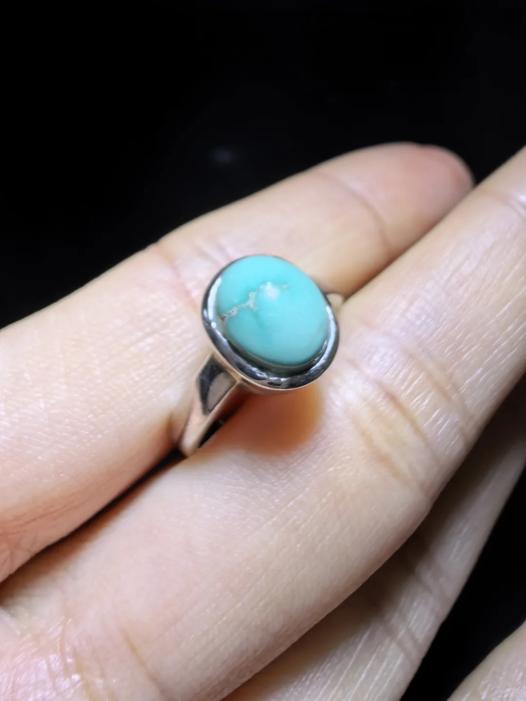 纯天然原矿绿松石高瓷蓝女戒，清新淡雅，精