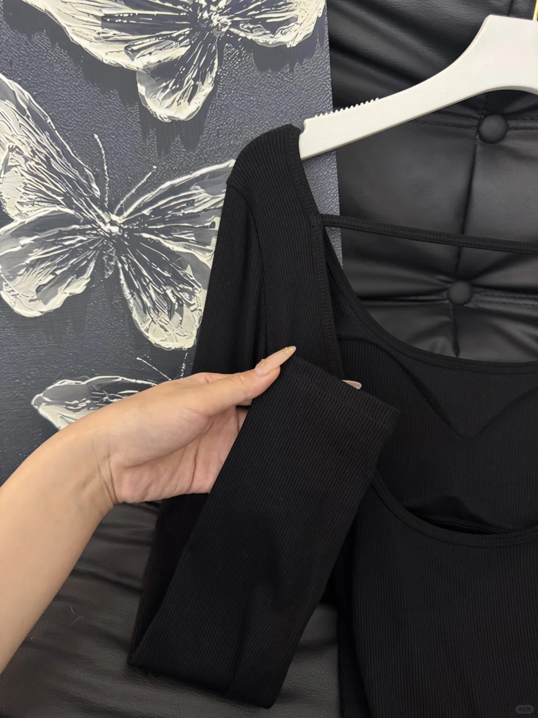 这清冷调调一眼心动！绑带露背给的秋日氛围