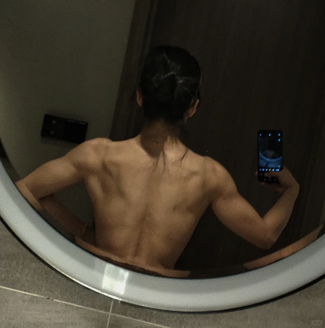 你的薄肌女教练