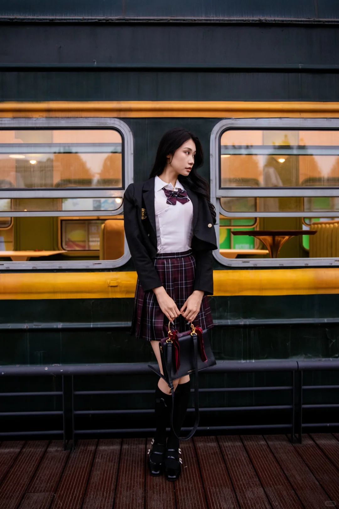 那个穿jk的长发女孩儿