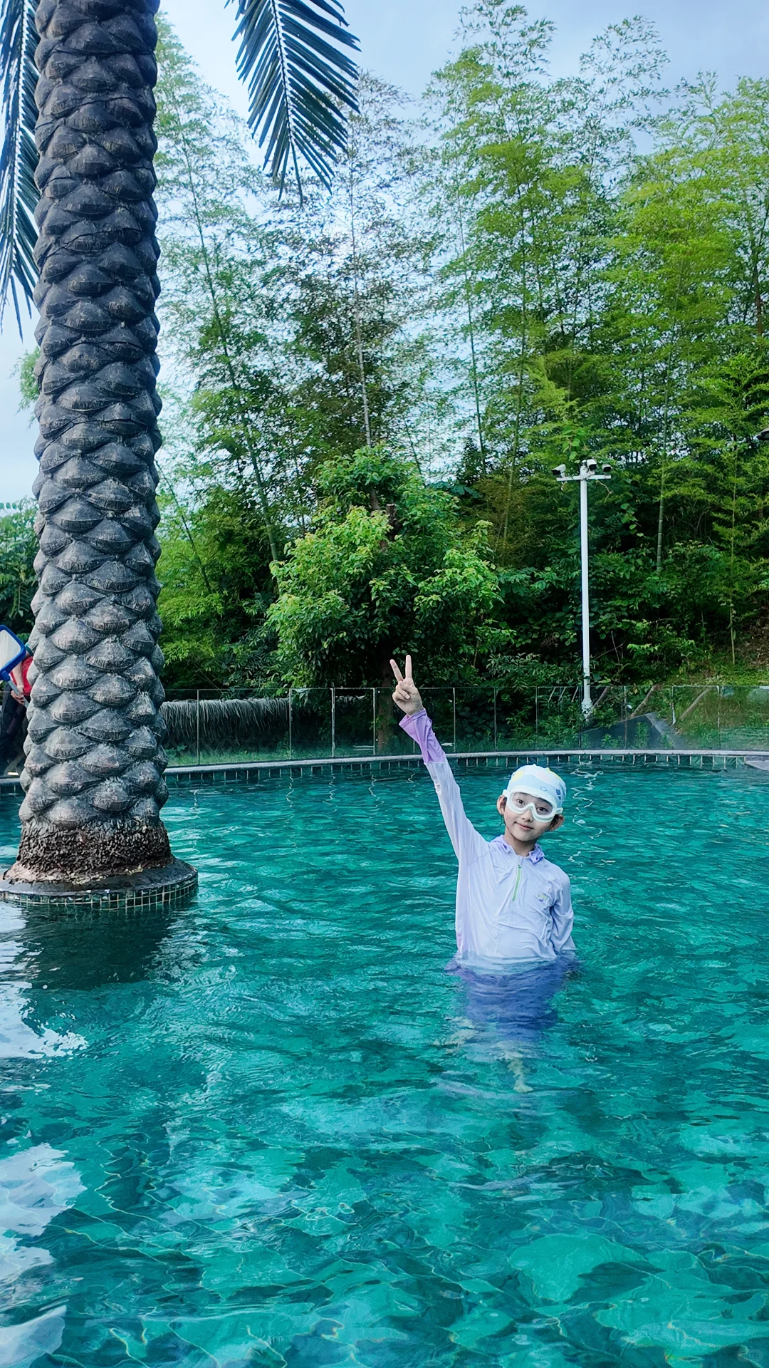 夏天的浪漫游泳占一半🏊