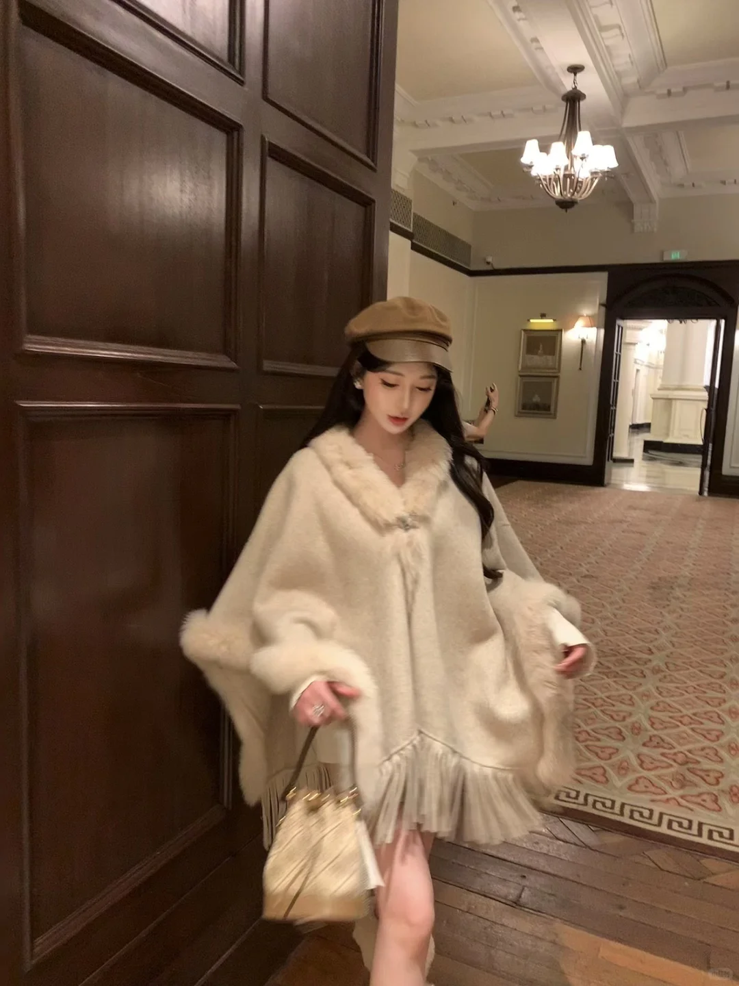 整条街温柔的风都是斗篷吹的🤎