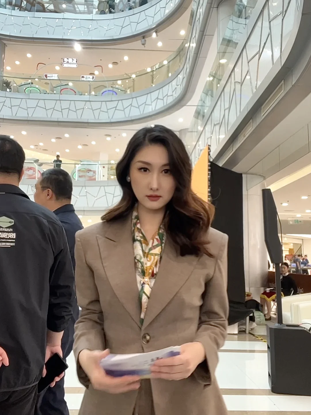 职场日常🎤早班主持人穿搭～还得是套装好看！