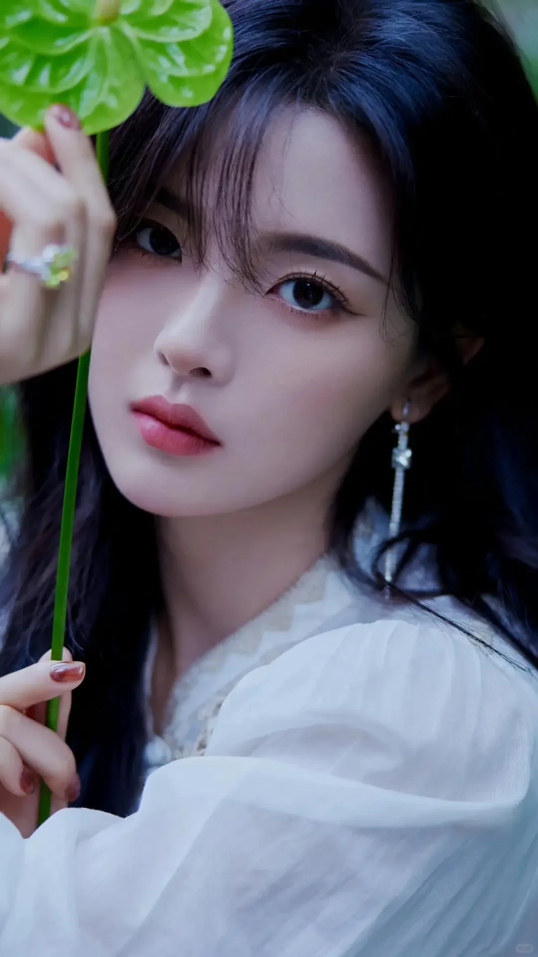 谁懂！杨超越红毯美到全网疯狂存图？