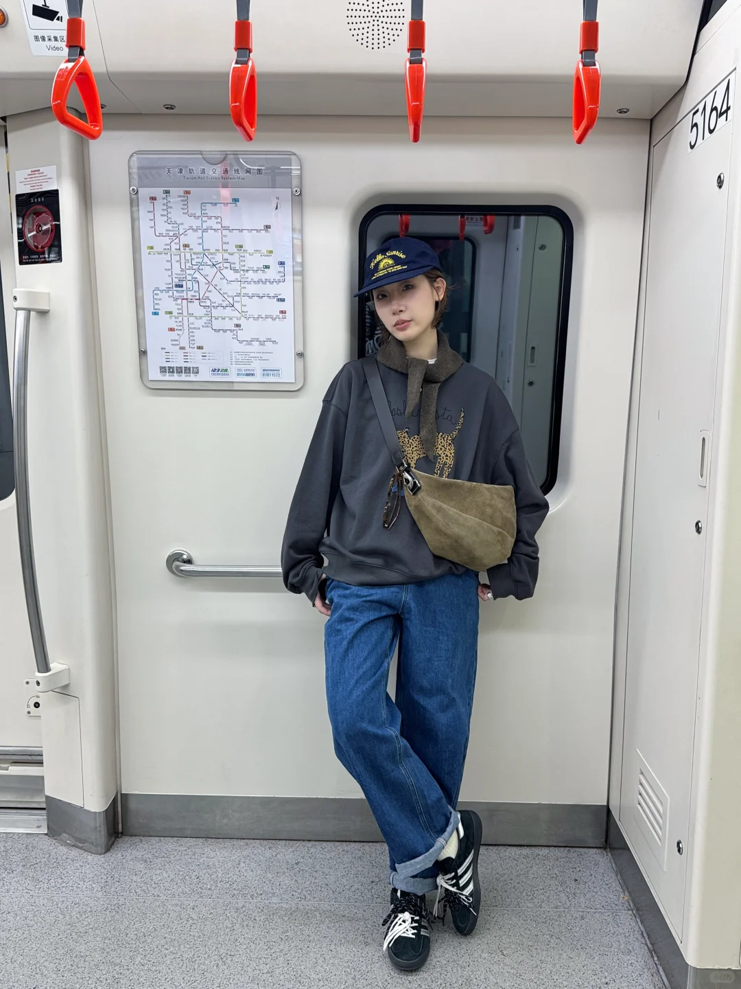 就是很爱卫衣+牛裤