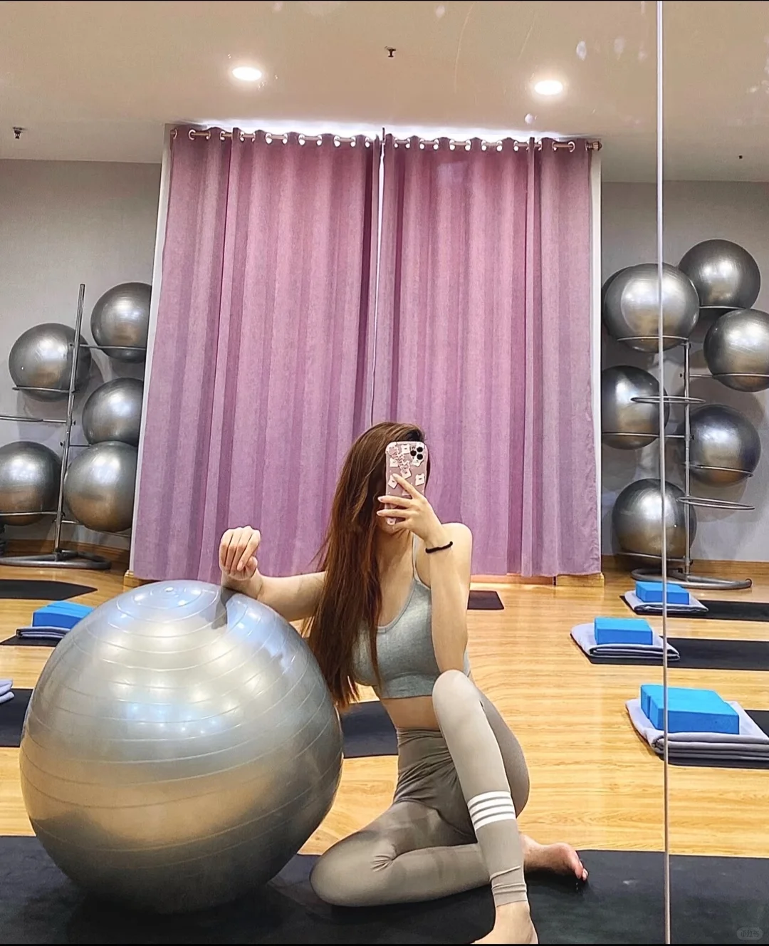 跟我一起躺着练出腹肌马甲线✅