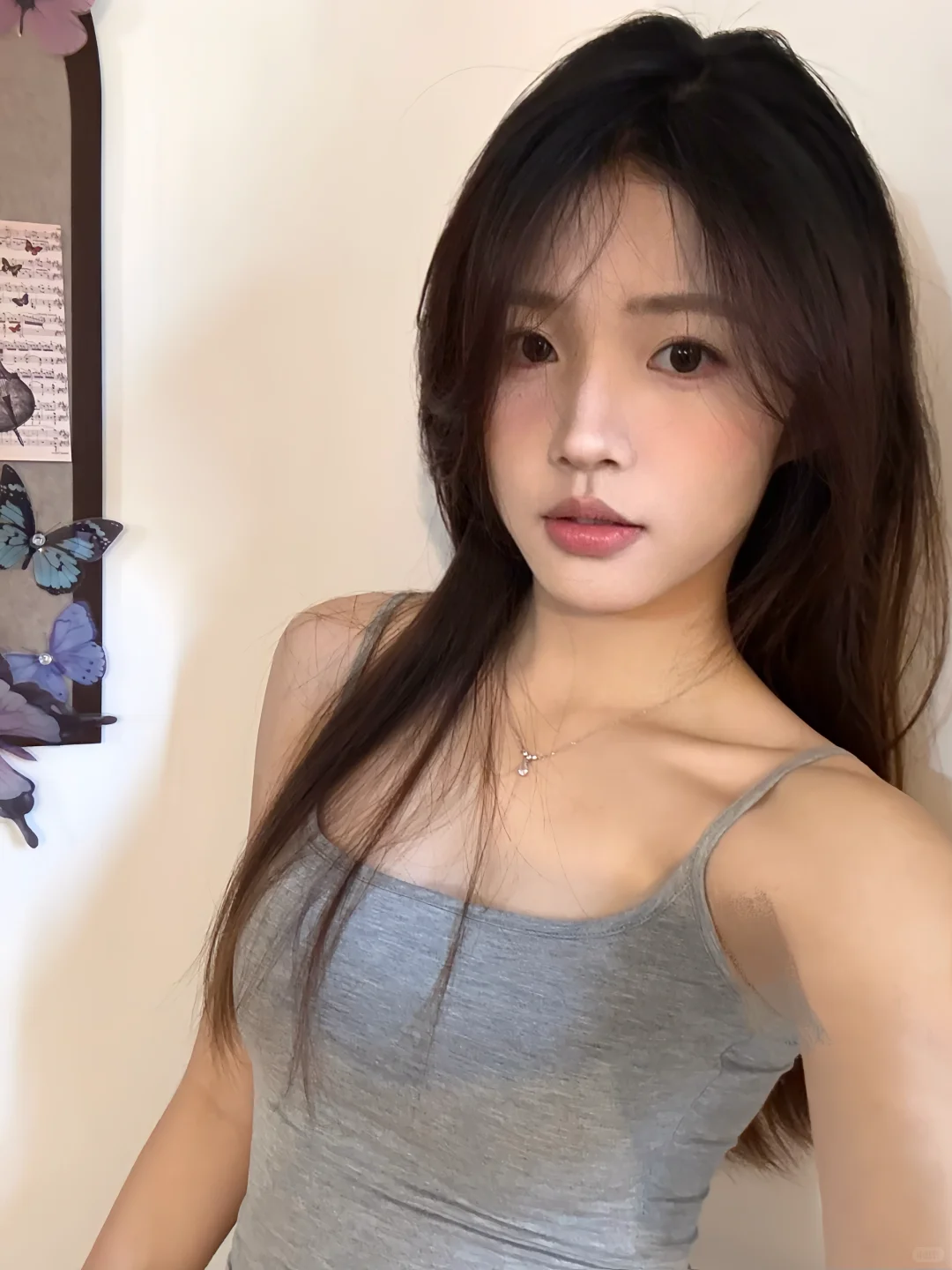 灰色吊带 ₍ᐢ..ᐢ₎ᐝ