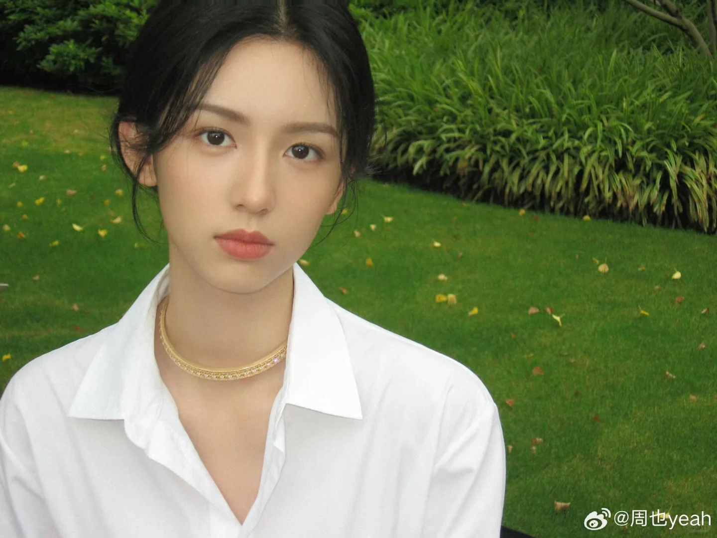 周也的脸好精致