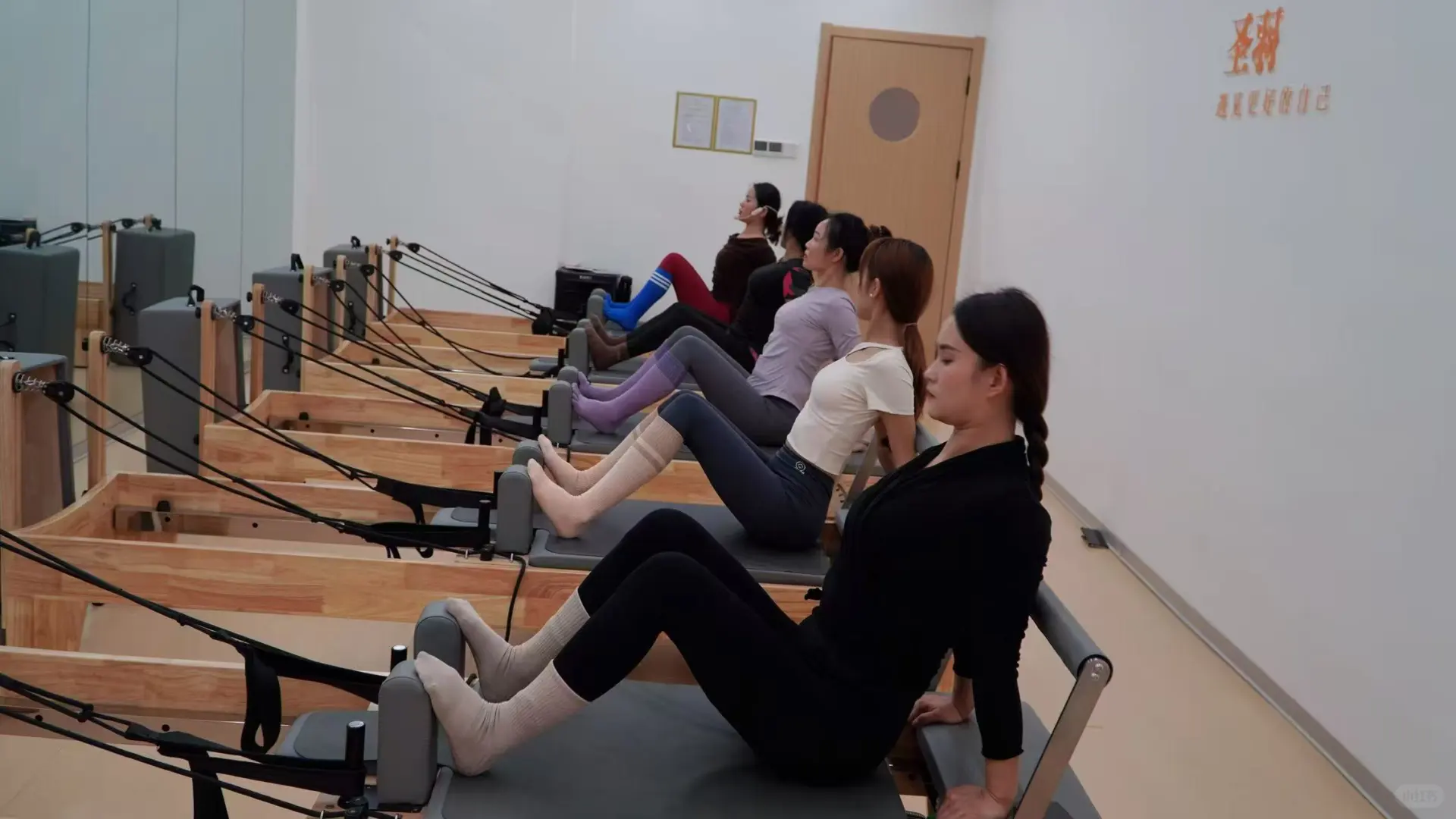 救命！100元5节课还送瑜伽裤？这家瑜伽馆疯