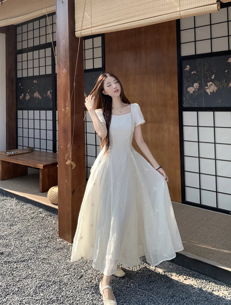 🌞早秋新宠！显白又温柔的白裙来啦