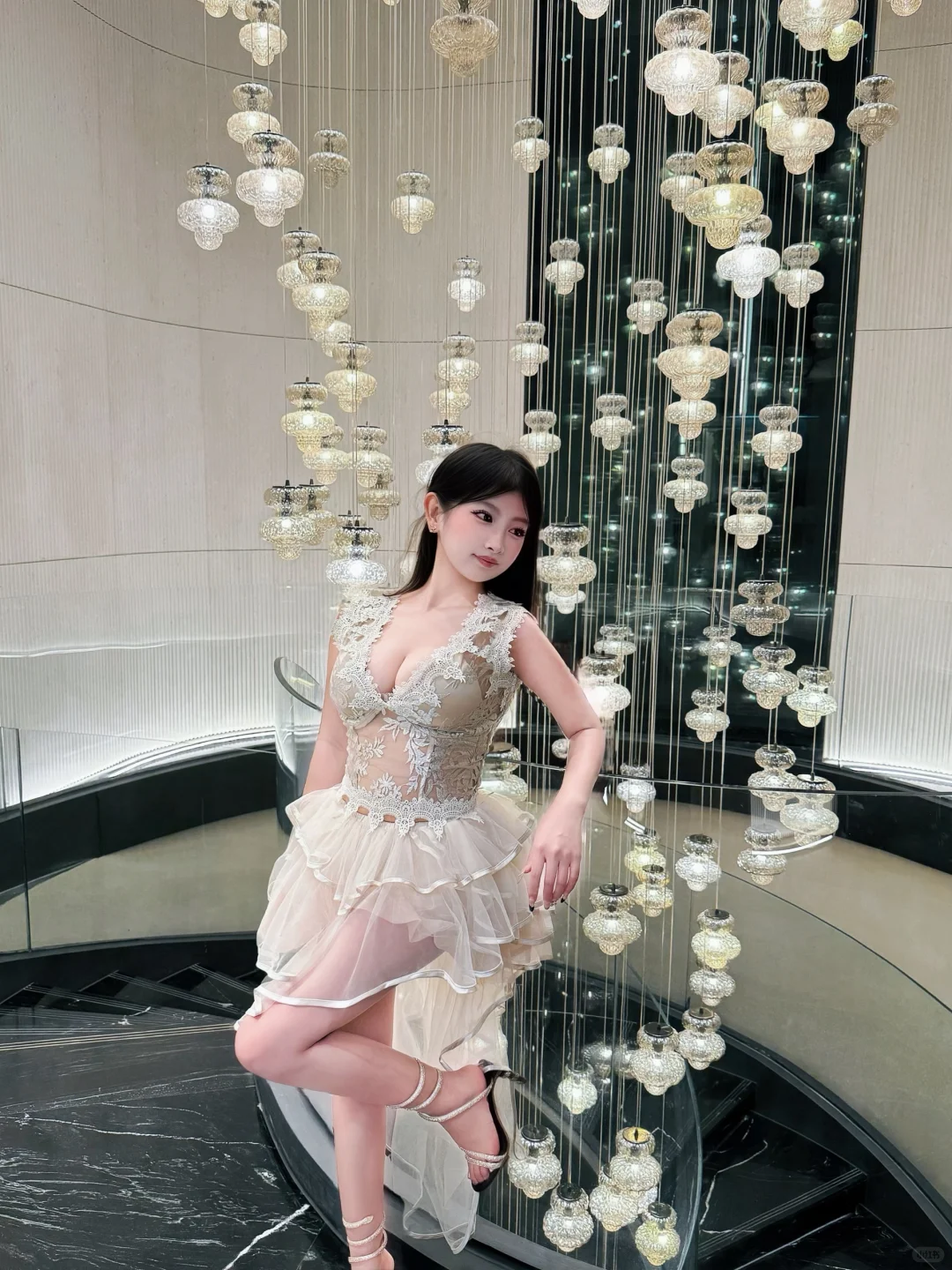 性感不是穿的少 而是眼神刚刚好