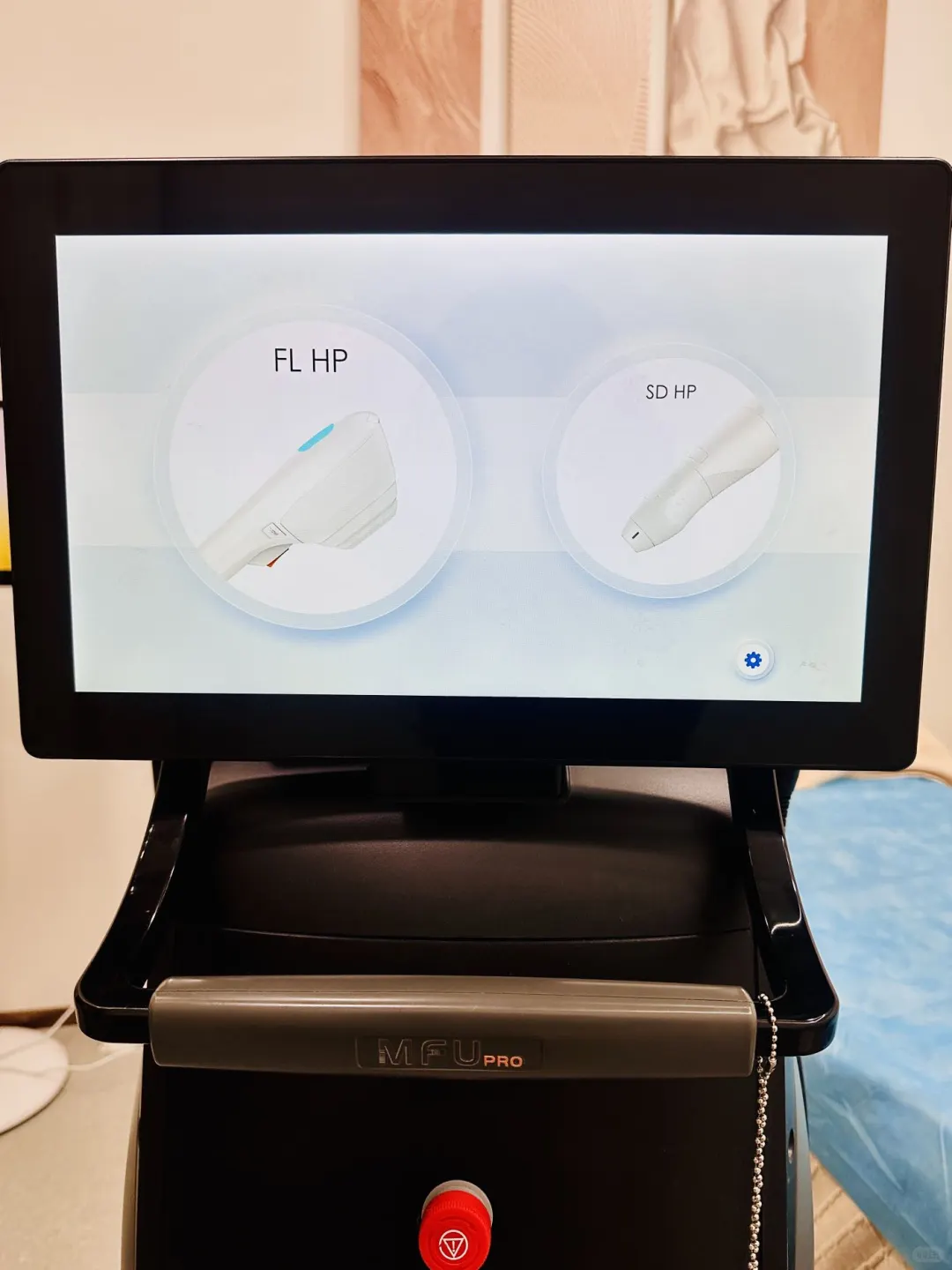 岁月这把杀猪刀专挑脸下手，皮肤松弛+法令