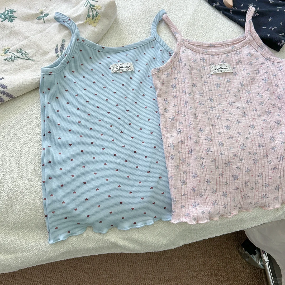 给女儿做几件夏天的小吊带