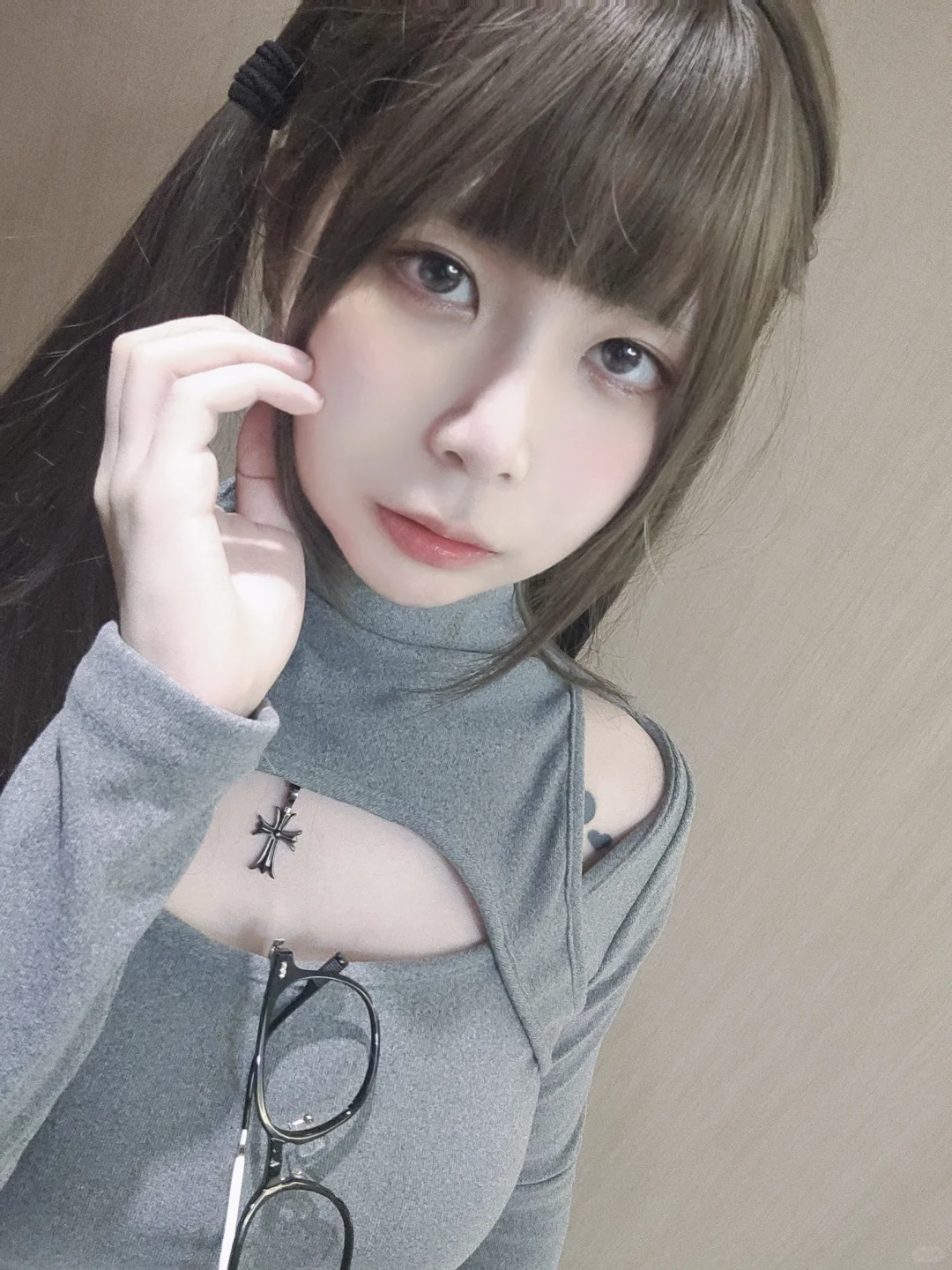 这次又是土土眼镜双马尾