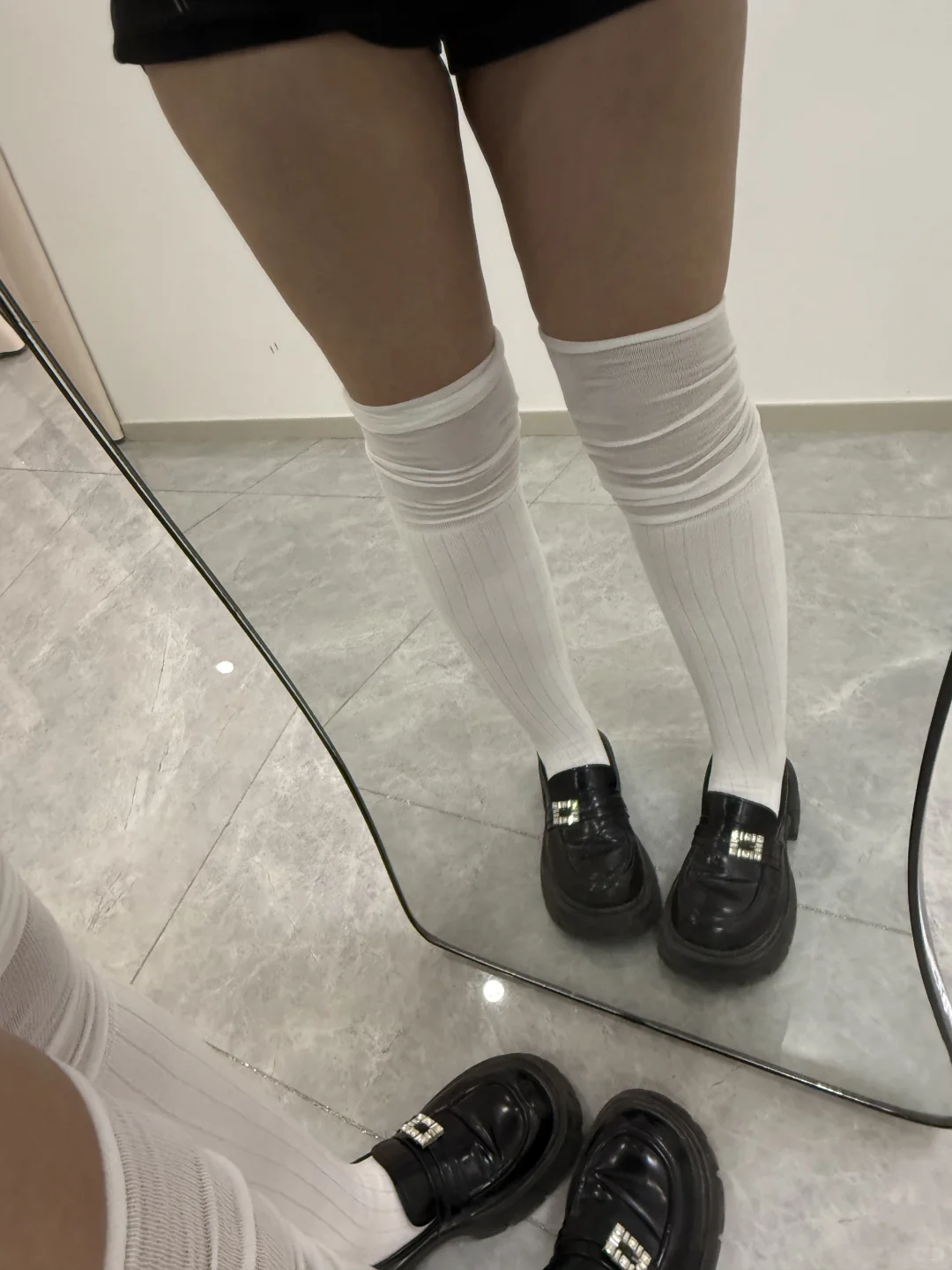 好喜欢我的白色过膝袜