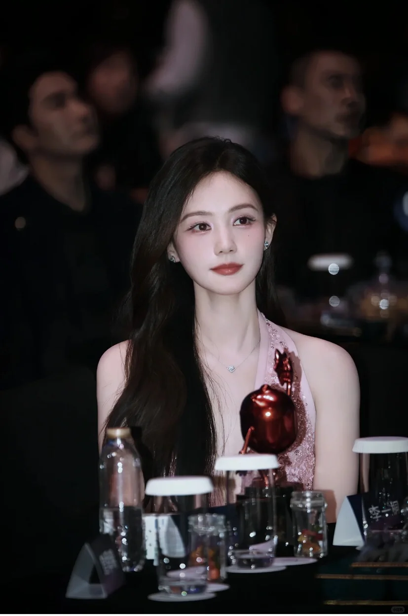 挑战发一百位女明星神图17(李一桐)