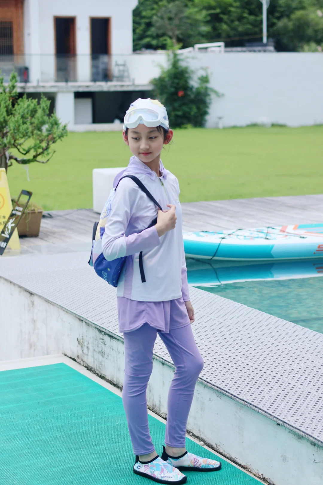 夏天的浪漫游泳占一半🏊