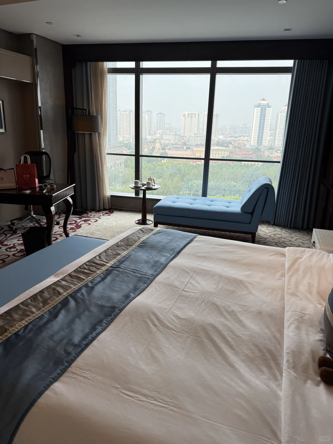 只爱维秘的睡衣，蕾丝大露背，太高级了😍