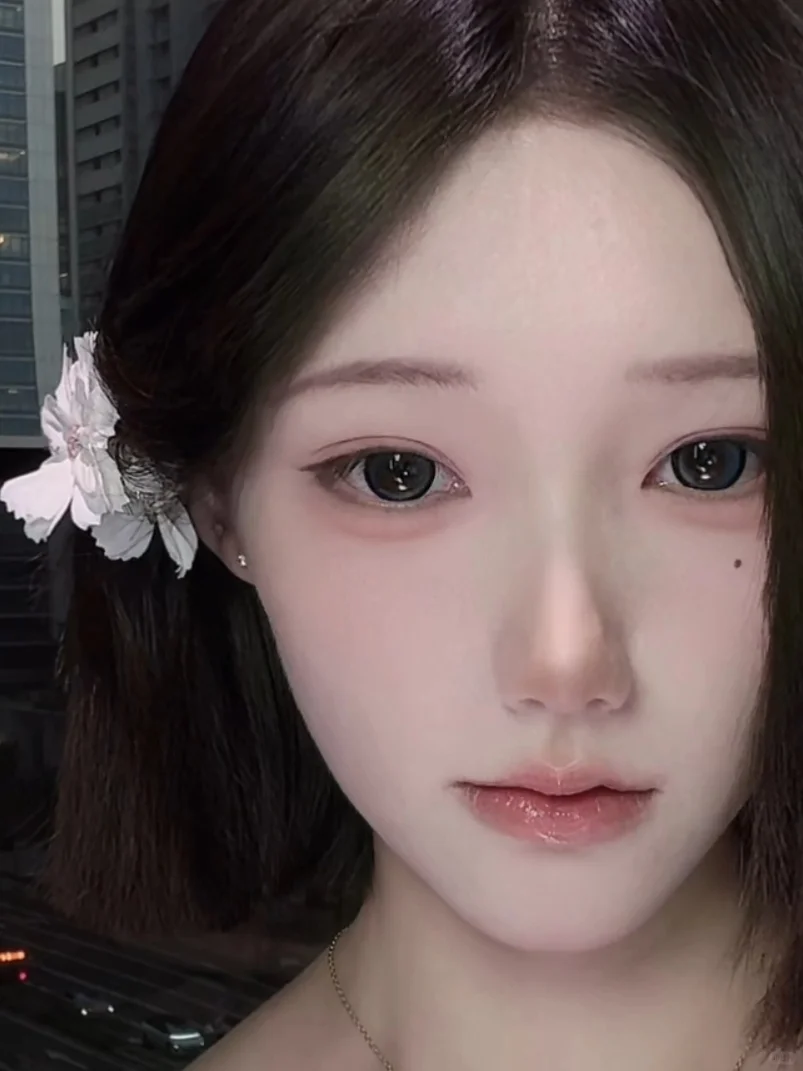 直播妆容分析|清冷低饱和