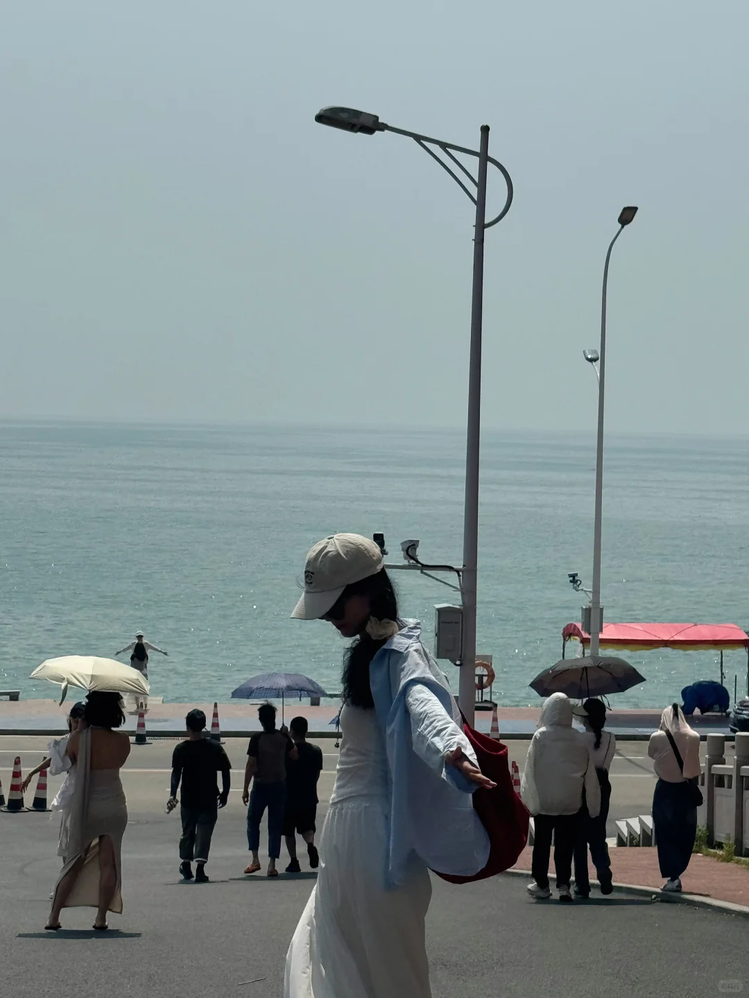 夏天去海边这样穿好好看