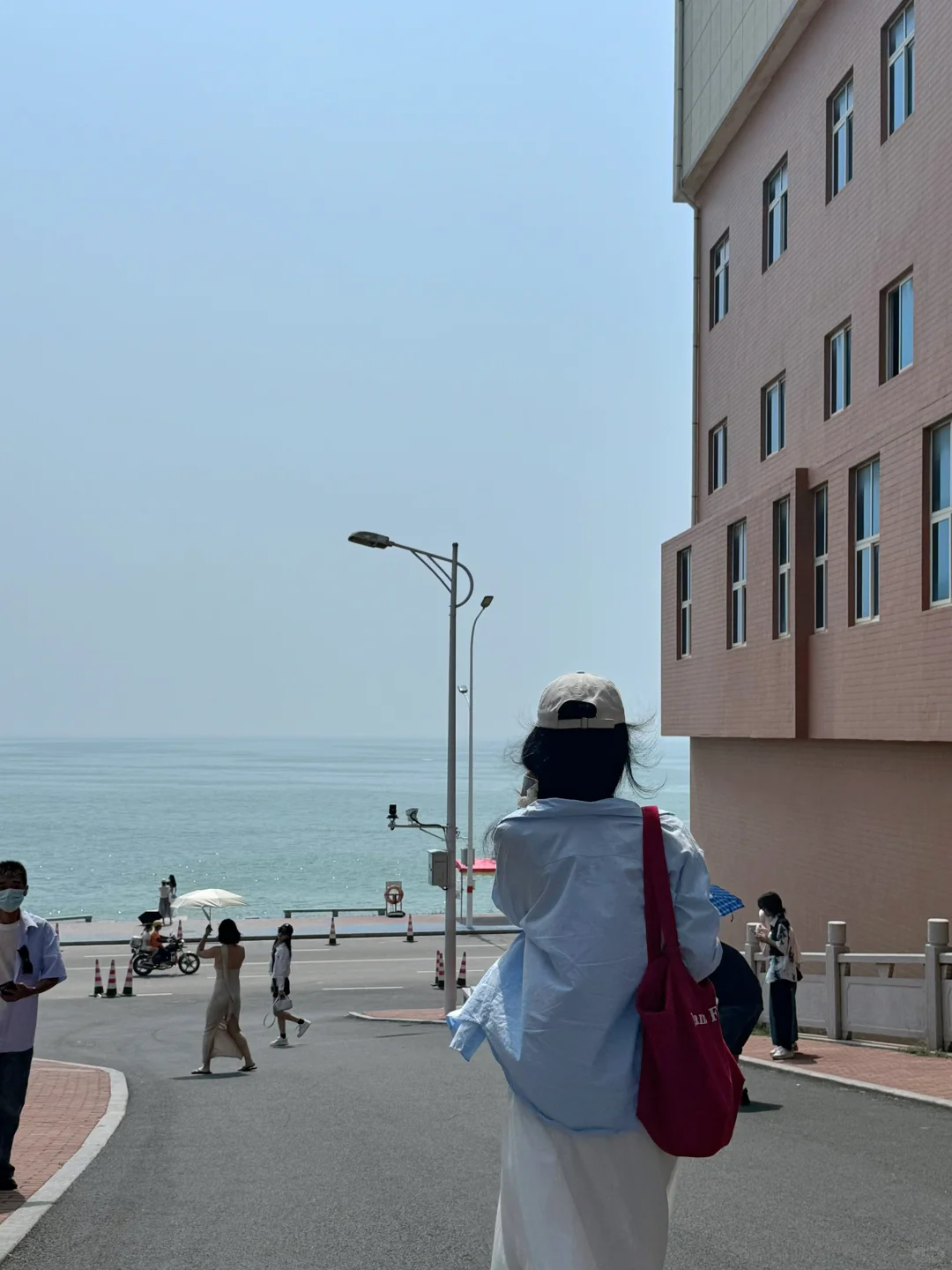 夏天去海边这样穿好好看