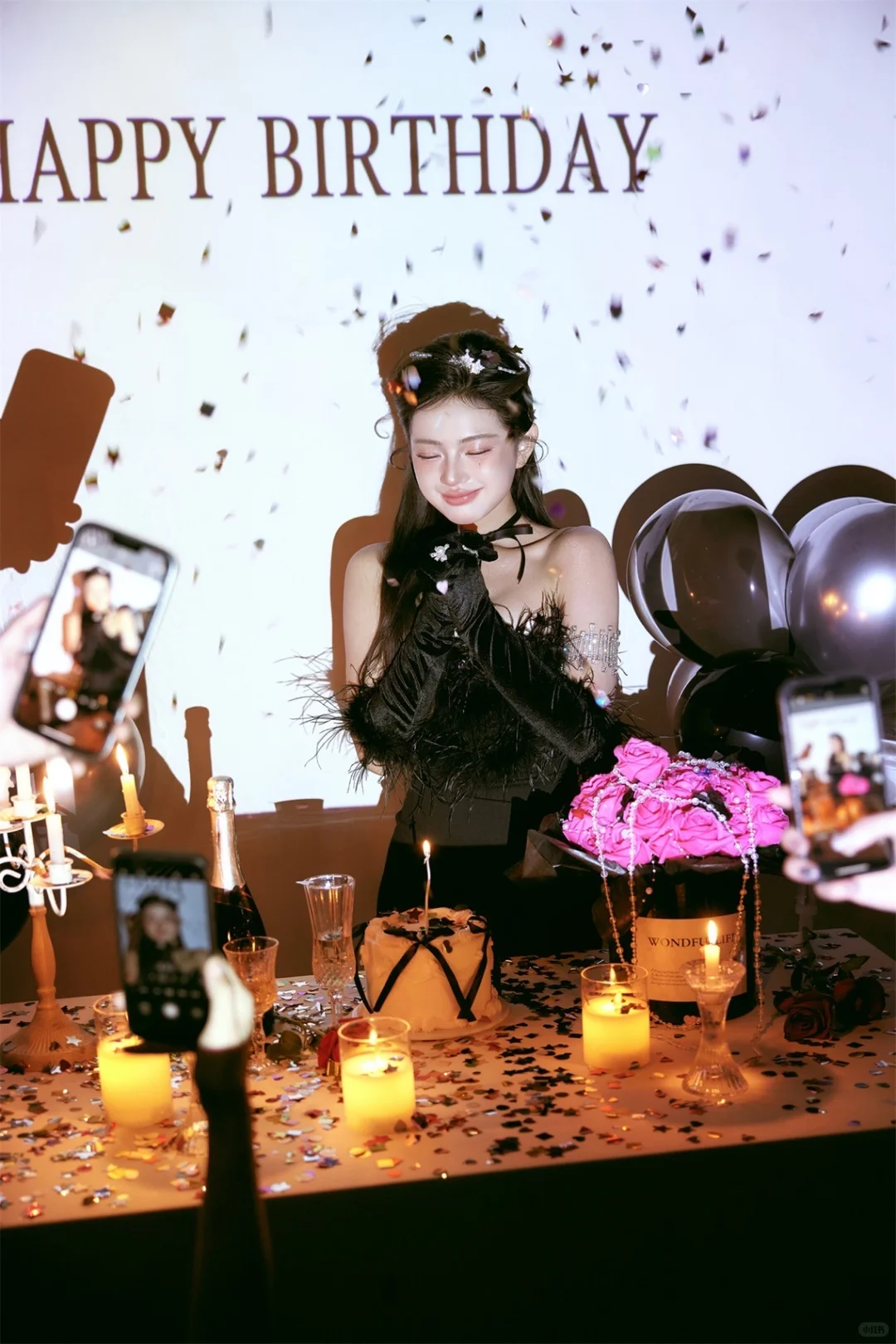 被爱包围的生日瞬间💫黑羽裙的仪式感太绝了